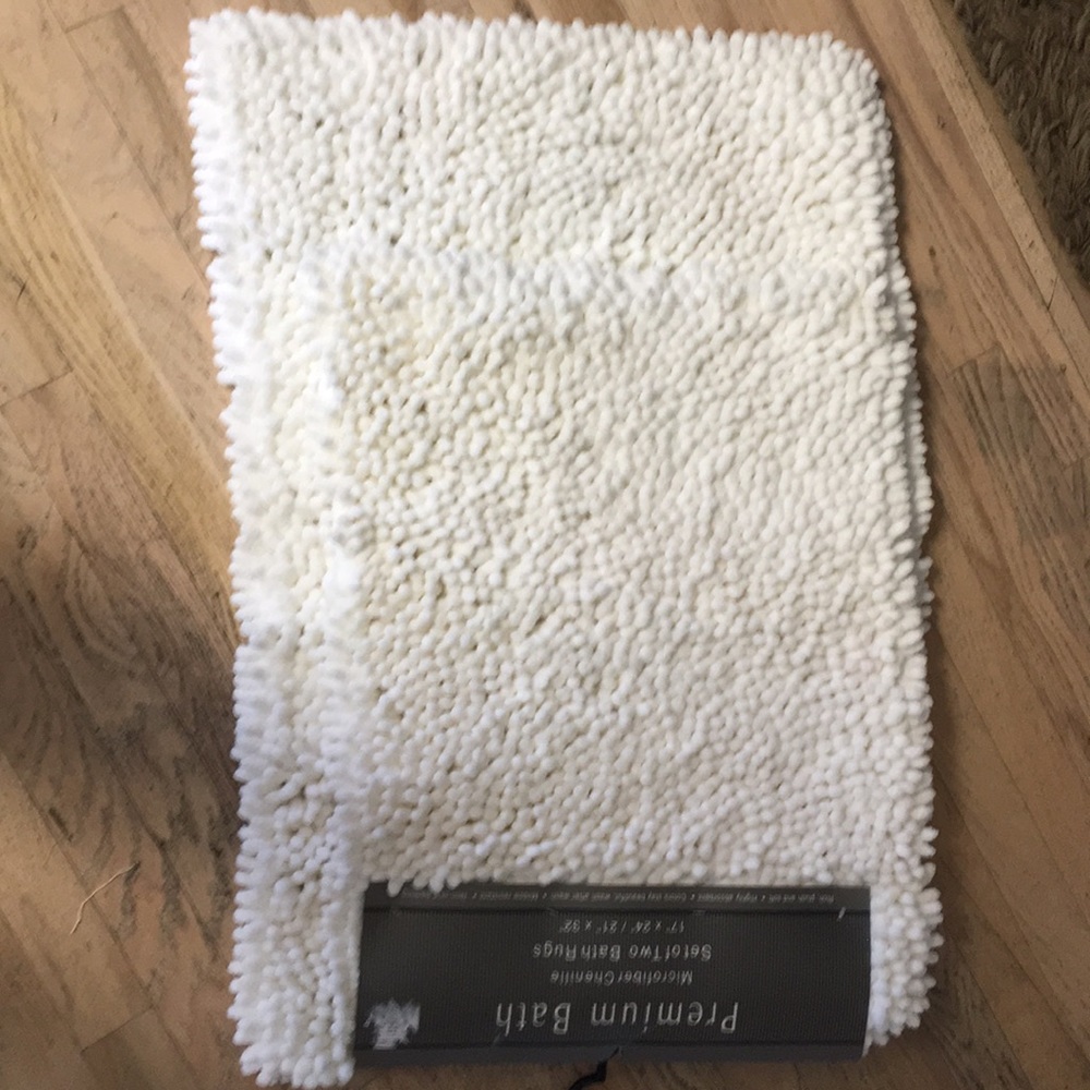 Premium microfiber chenille. Set of two bath rugs